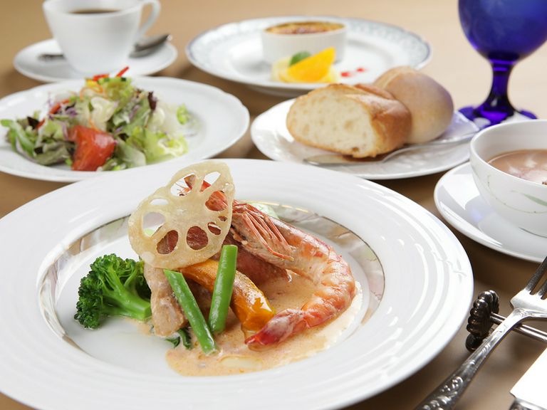 特製ソースが決め手『本日の魚介料理』