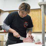 「皆さんに喜んでいただきたい」その一念で開業したお店です。仙台牛の中からさらに厳選して「特選」をご用意。「美味しかった」と言っていただければ幸いです。