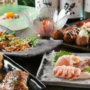 モダンでおしゃれな店内は女性に評判です。ヘルシーな鶏料理や、カクテルも充実しているので女子会に最適です。円卓を囲む個室でゆったり飲めるのも魅力。

