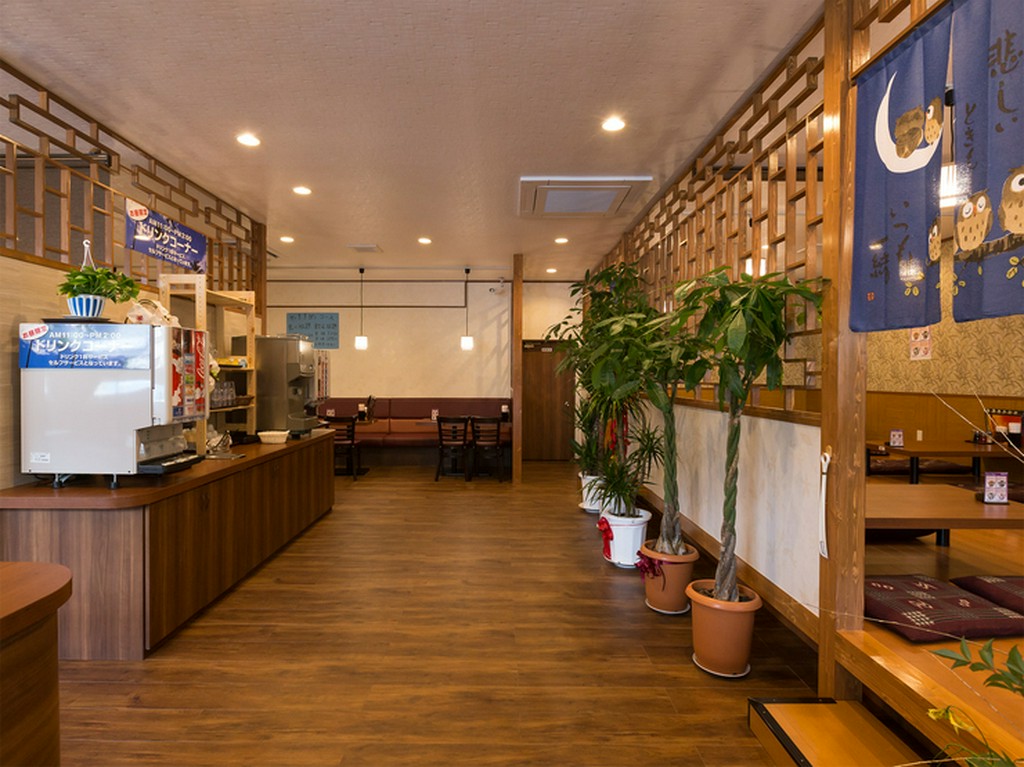 靴を脱いでゆったりとくつろげる座敷席で中華料理を満喫