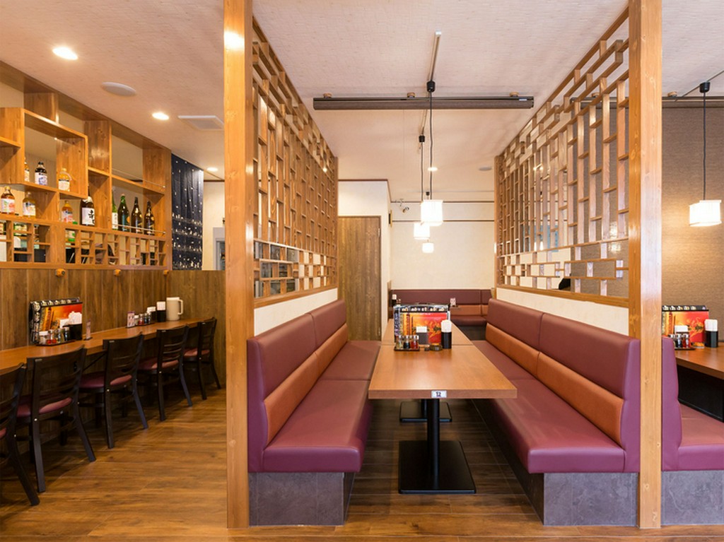 お1人様での食事にも。気軽に利用できるカウンター席