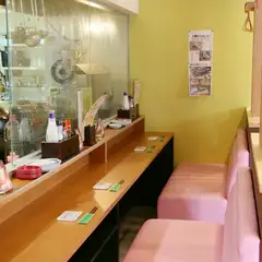 職人の仕事が眺められるオープンキッチン