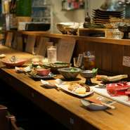 誰もが大好きなまぐろの人気部位から、他店にはない超希少部位まで、多彩なメニューから選べるから、印象に残る和食デートの演出にぴったりです。チョイスに困ったら、好みや希望を遠慮なく相談してみてください。