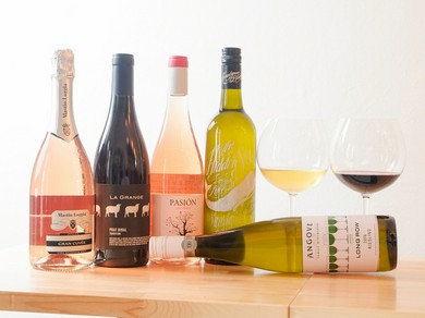 ソムリエの資格を持つオーナー厳選のリーズナブルなワインが豊富