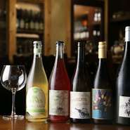 ワインセラーには、なんと400種類程のワインを保管。フランス産を中心にオーストラリアや国産、また、自然派ワインも用意されています。お気に入りを選ぶ幸せ、満喫してみては。