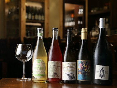 400種類のワインからお気に入りの一本を探す夜を