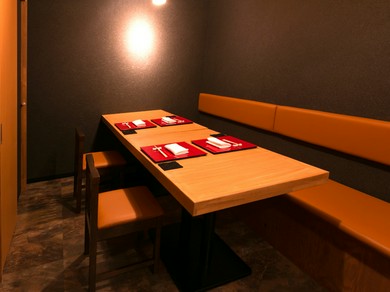 接待・会社ごとの会食に、完全個室「4名様〜」ご用意。