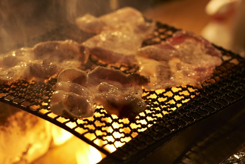 こだわりの炭火焼き