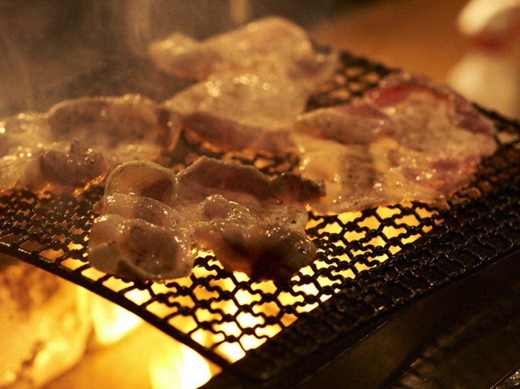 こだわりの炭火焼き