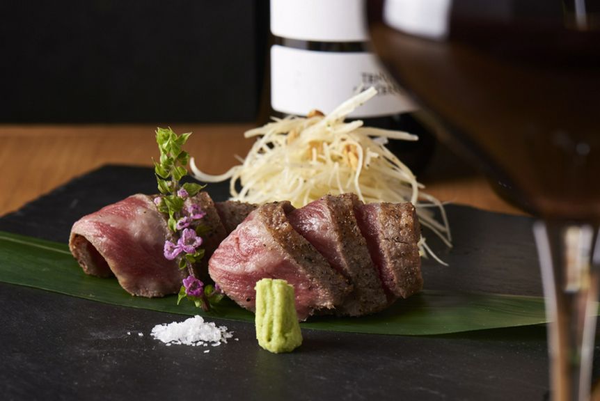 山形牛のレアステーキ 〜本わさびと岩塩〜