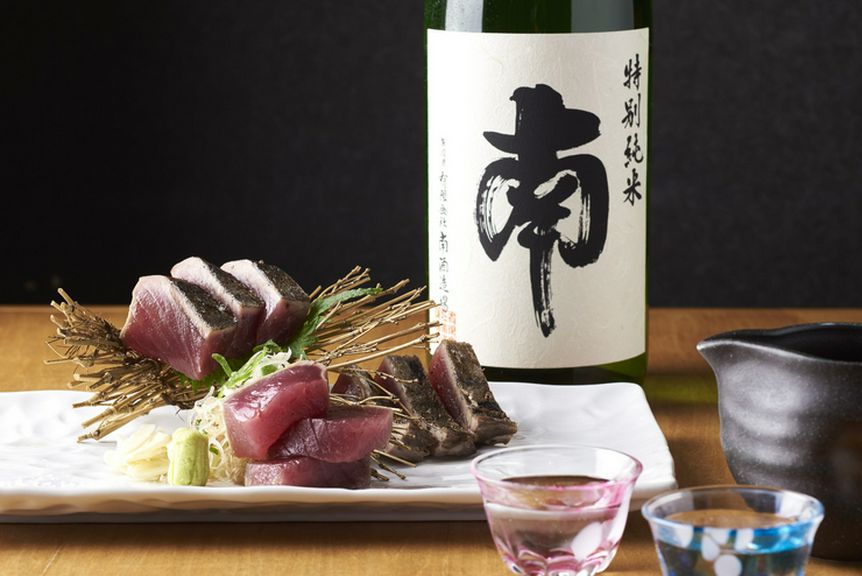 鰹の藁焼き鰹のと旨い地酒