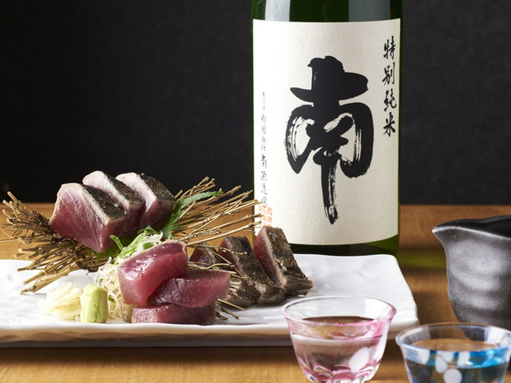 鰹の藁焼き鰹のと旨い地酒