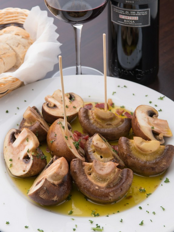 山形で見つけた肉厚素材『ブラウンマッシュルームのアヒージョ』