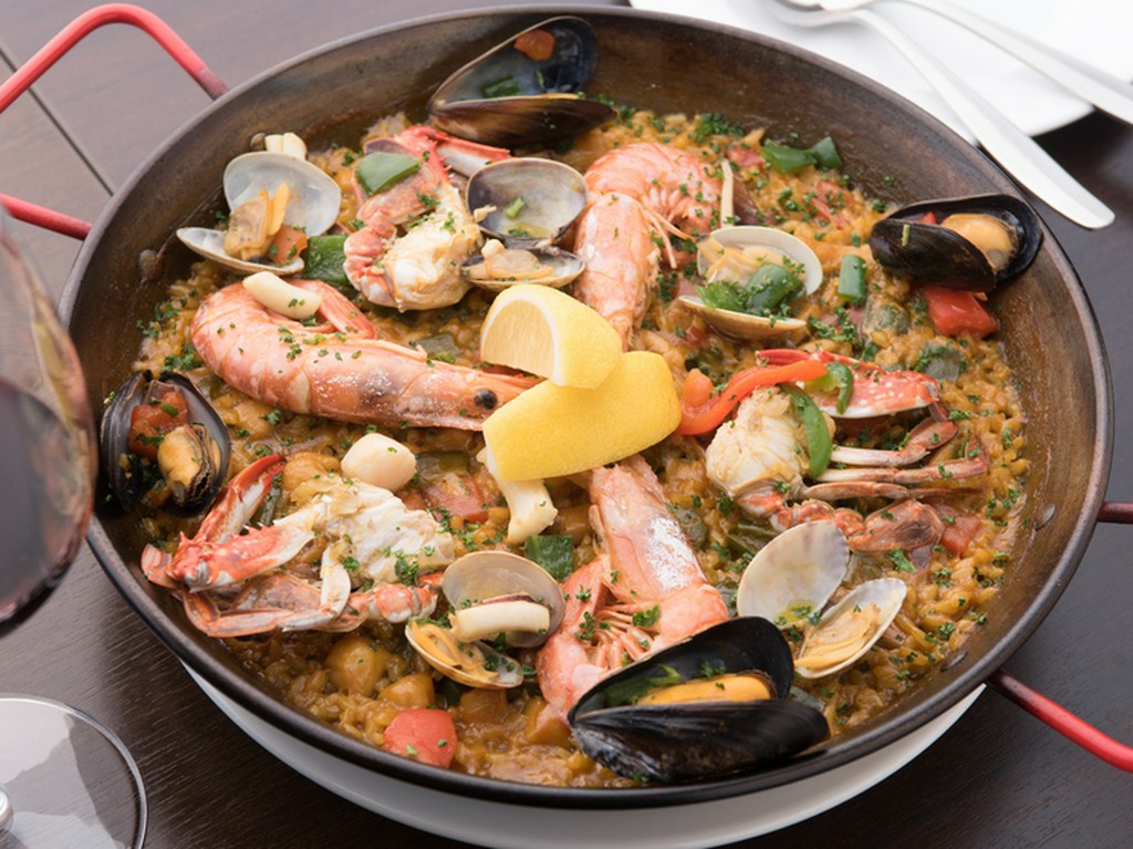 季節感を生かした食材遣いで魅せる、ほんとうの『パエリア』
