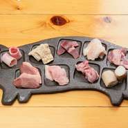 オシャレ女子会もいいけれど、たまには本物の肉食系女子会はいかがでしょう。新鮮なホルモンはどれも絶品で、珍しい部位もあれこれ試せます。肉好き女子同士、盛り上がること間違いありません。