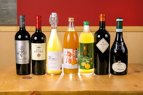 ホルモンによく合うワイン、果実酒も多数