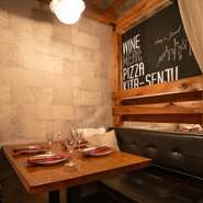 4名までご利用頂ける半個室ソファー席もご用意しております。女子会、デート、少人数パーティーなど様々シーンにご利用頂けます！