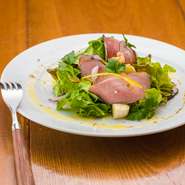 クルミがアクセント♪きりっと冷えた白ワインと◎