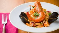 お肉屋さんがてがける海鮮パスタは格別!旨味凝縮ペスカトーレ!