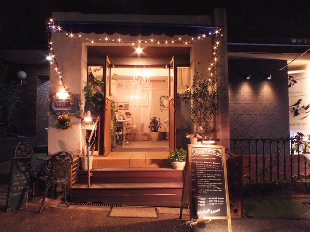 ふたりの時間をゆっくり愉しむため、ディナーは予約がおすすめ