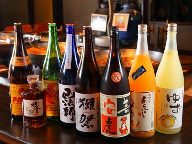 全国の名蔵元の地酒を幅広く揃え、おいしい果実酒も豊富