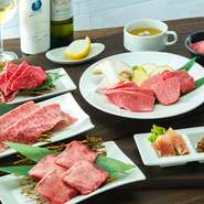 ■個室のご利用には別途料金を頂戴しております。
■5名様でテーブル席をご利用の場合はお電話下さい。
■飲み放題は90分でラストオーダーとなります。
■お席の時間は2時間30分です。
■写真はイメージです。
■クーポンご利用後の金額を表示しております。