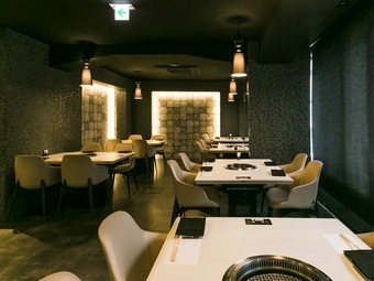 大人の時間を満喫できる、シックで落ち着く空間