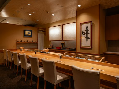 本格江戸前寿司を自然体で楽しめる和やかな雰囲気も評判