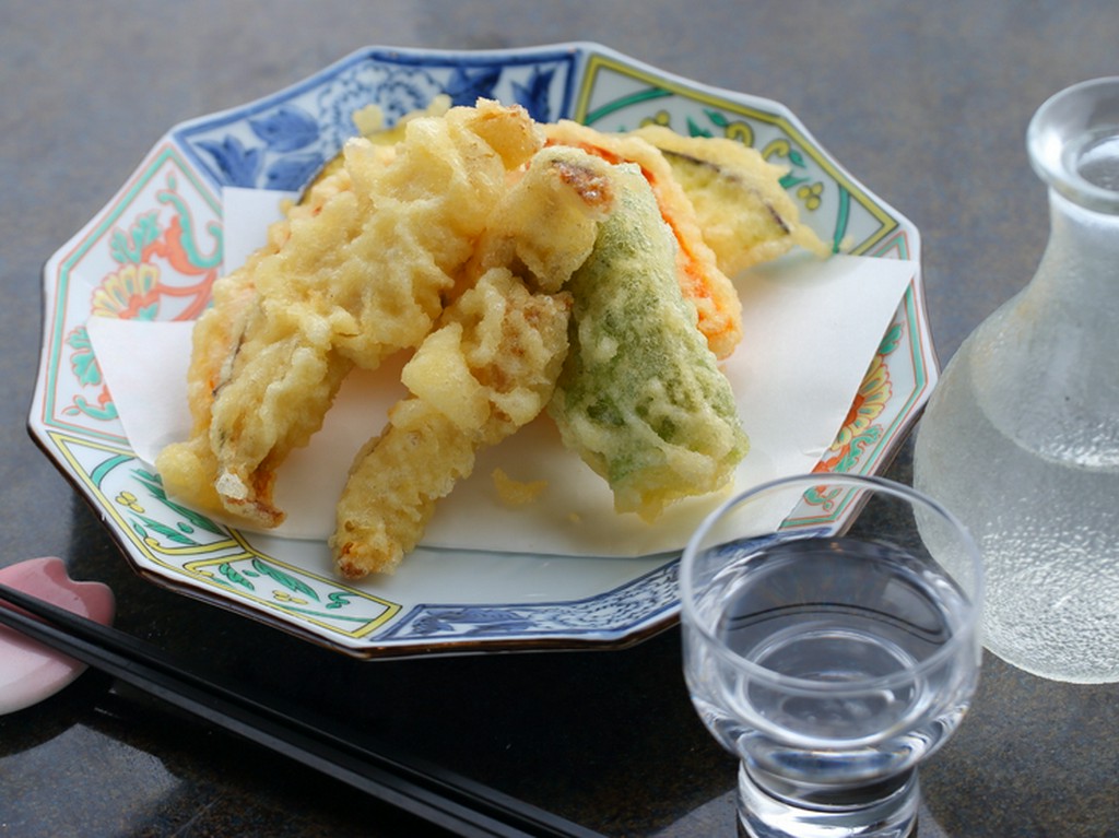 素材の持ち味をギュッと閉じ込めた『松茸と伝統野菜の天婦羅』