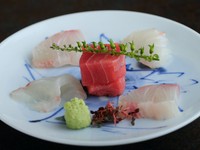 築地市場から仕入れた天然鮮魚をいただく『時季のお造り』