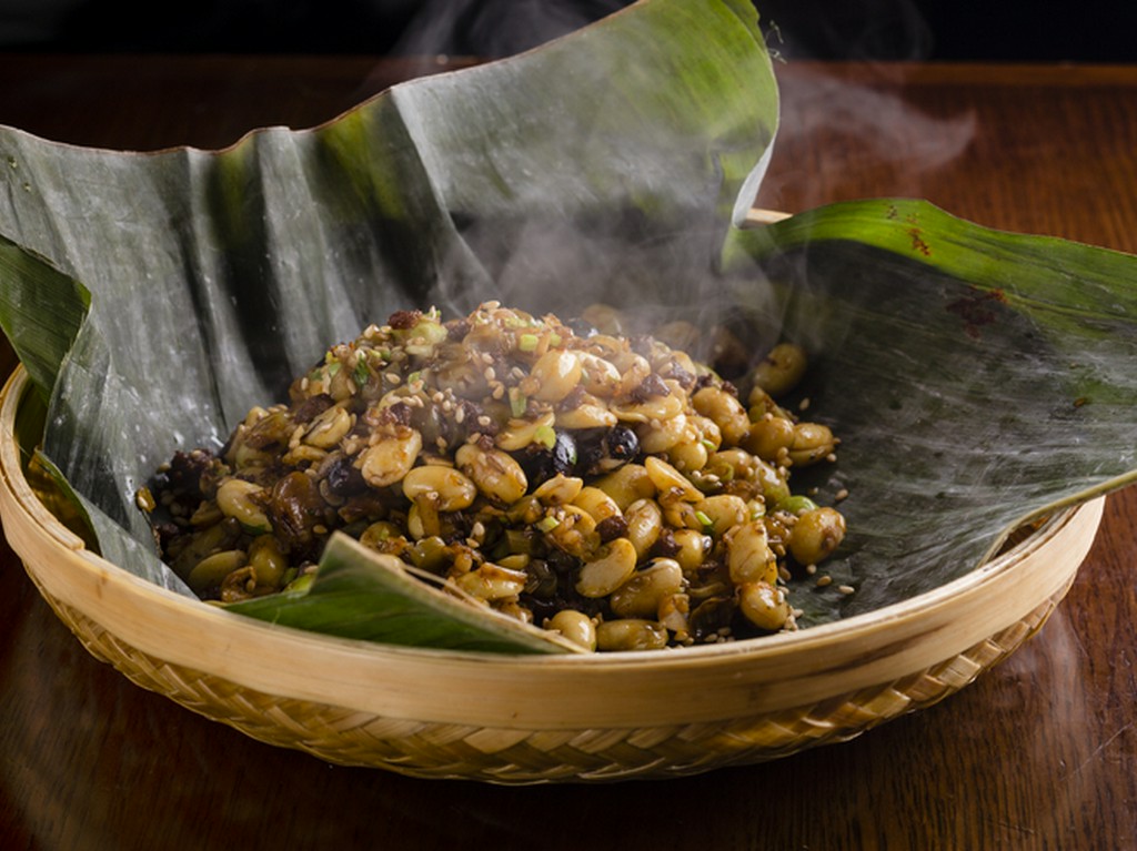 漬物の滋味深い味わいで大豆の甘みが際立つ『発芽大豆ささげ漬物挽肉の炒め』