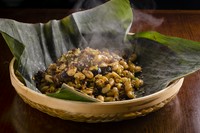 漬物の滋味深い味わいで大豆の甘みが際立つ『発芽大豆ささげ漬物挽肉の炒め』