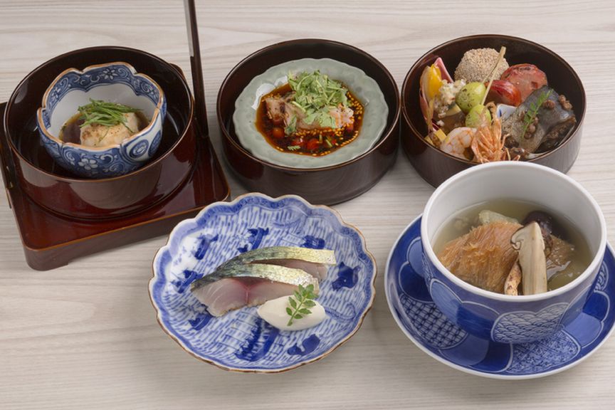 リズムの強弱を意識して展開するコース料理