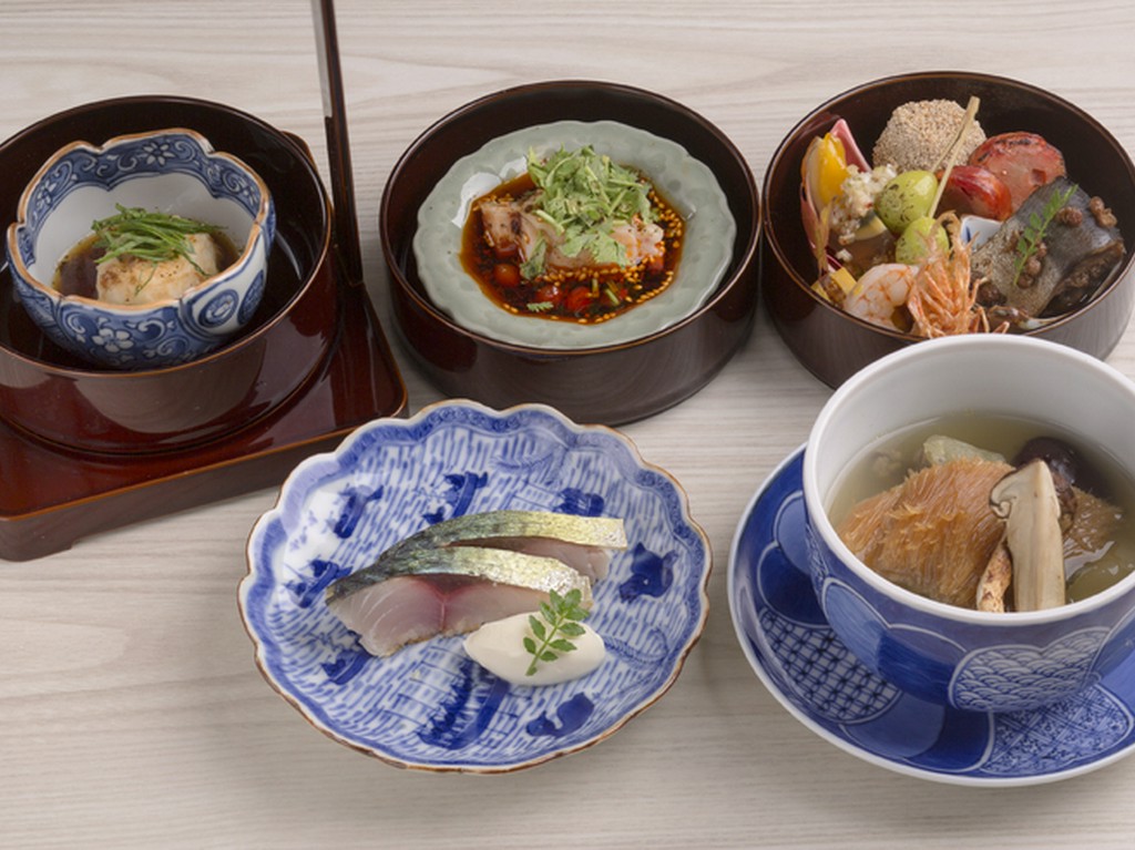 リズムの強弱を意識して展開するコース料理