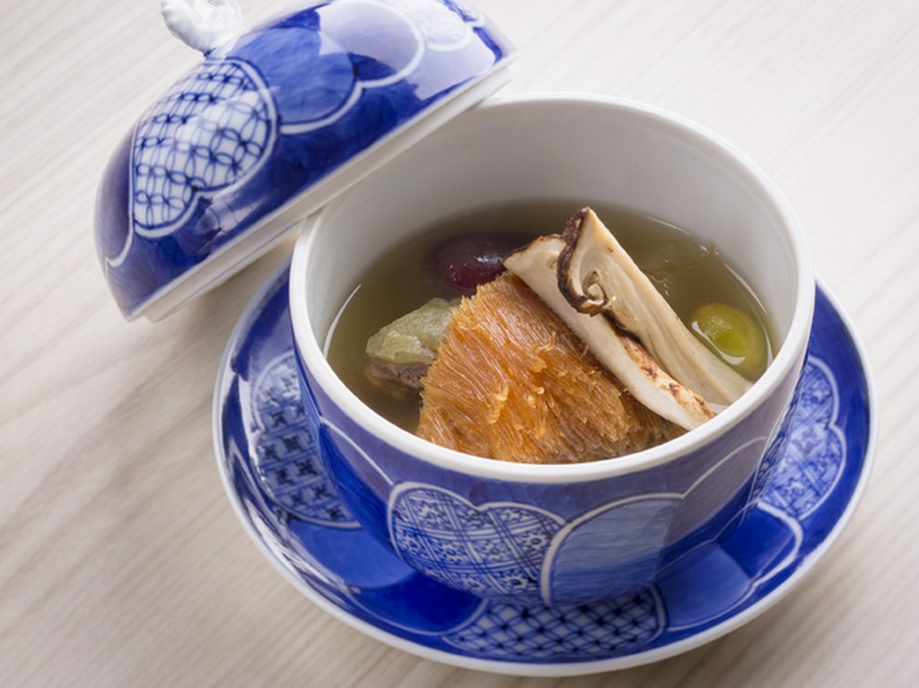 伝統料理に和のエッセンスを加えた名物『の弥七 風仏佛湯』