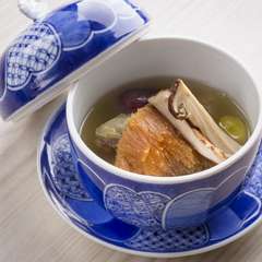 伝統料理に和のエッセンスを加えた名物『の弥七 風仏佛湯』