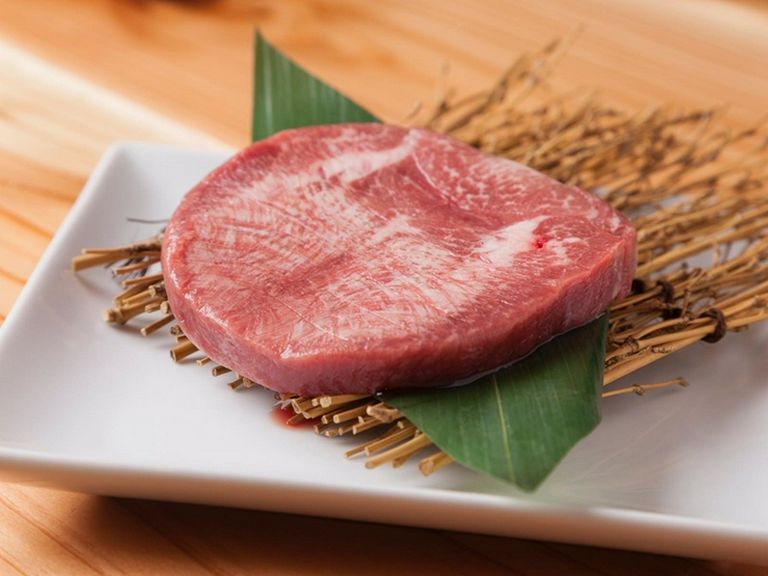 原価ギリギリの価格で提供する『厚切り牛タン』