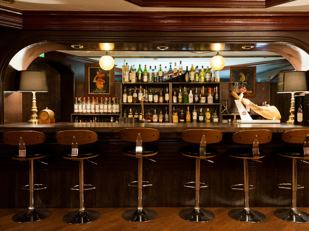 軽いお喋りと、一杯目を飲みつつ二杯目を考える愉しさに触れて