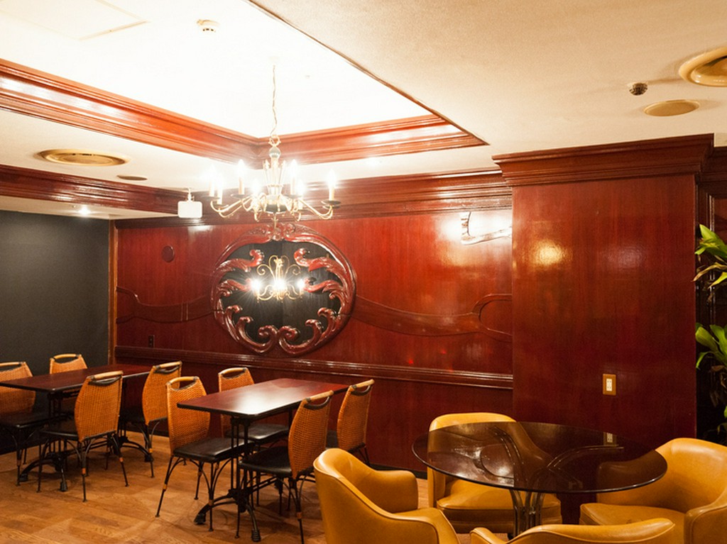 お酒はもちろんコース料理も充実しており、パーティには最適