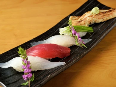 旬の魚が楽しめる『本日の5貫盛り』