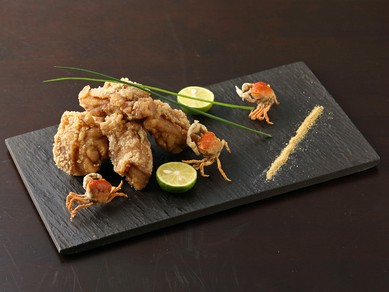 ストーリー性も併せ持った逸品『宮崎県 日向鶏の唐揚げ  黒七味』