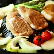 あけましておめでとうございます！
当店は毎年「未年」です！今年の羊初めに美味しいジンギスカンはいかがですか？
国産、海外産様々な羊肉を食べ比べし、今年も最高の未年にしましょう！