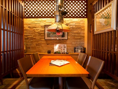 最高級の国産黒毛和牛と美味しいワインで商談もスムーズ				