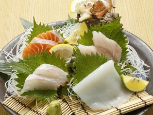 その日獲れた新鮮な魚にこだわった『大将おまかせ刺身盛り』