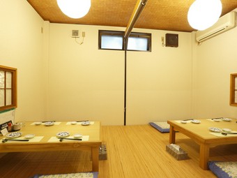 落ち着いた雰囲気のなかで、鳥取の地酒や食材をご堪能ください