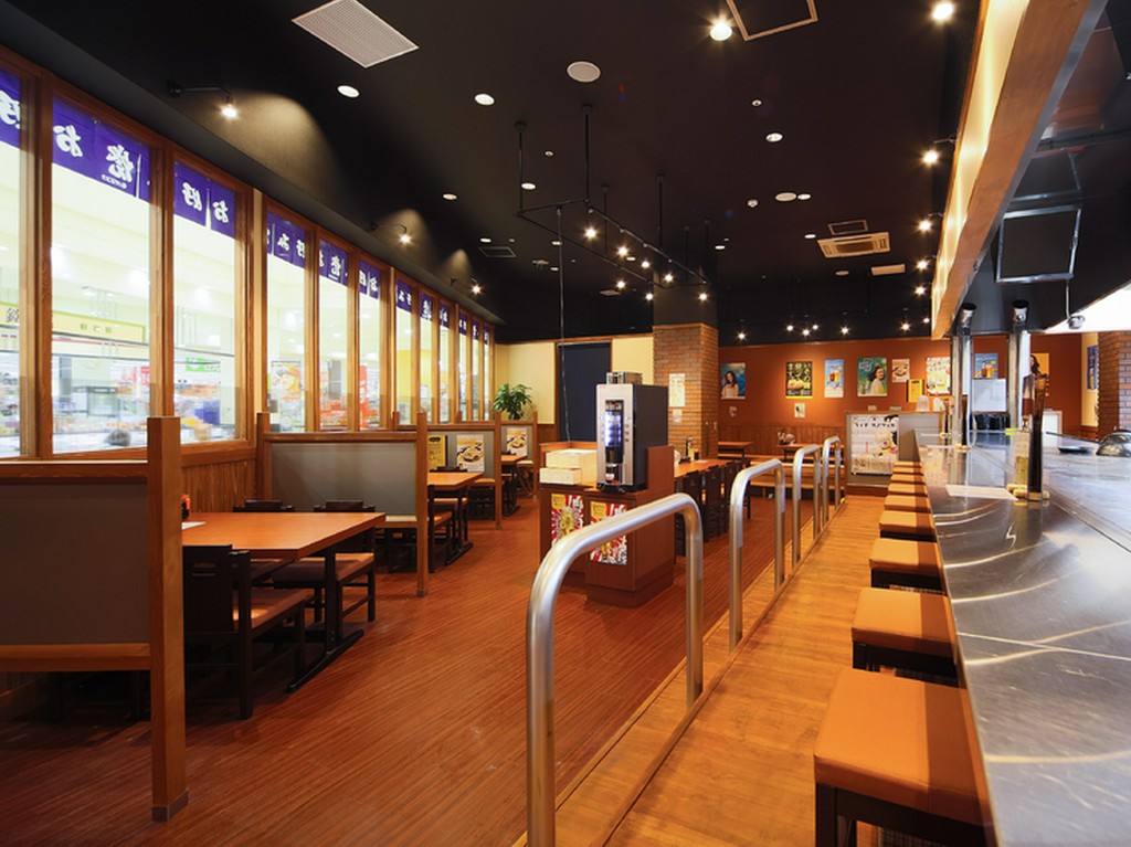 コース料理もあり、貸し切りにも対応。宴会におすすめ