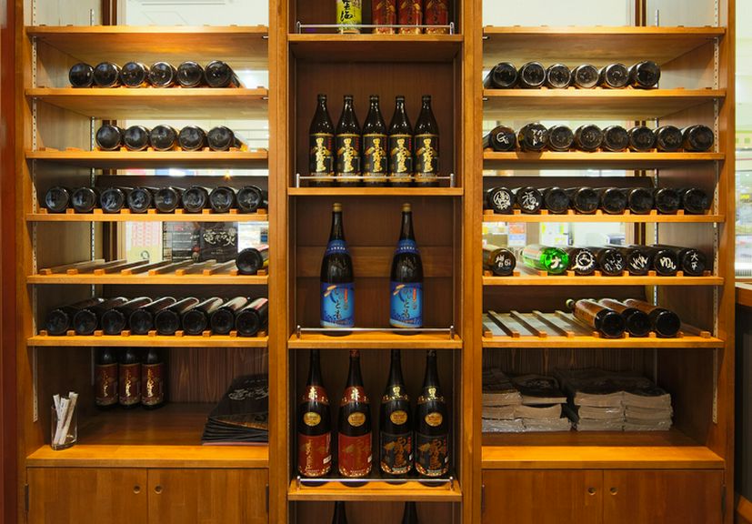 合わせて6種類の焼酎を用意。さまざまなお酒が楽しめる