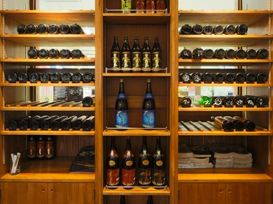 合わせて6種類の焼酎を用意。さまざまなお酒が楽しめる