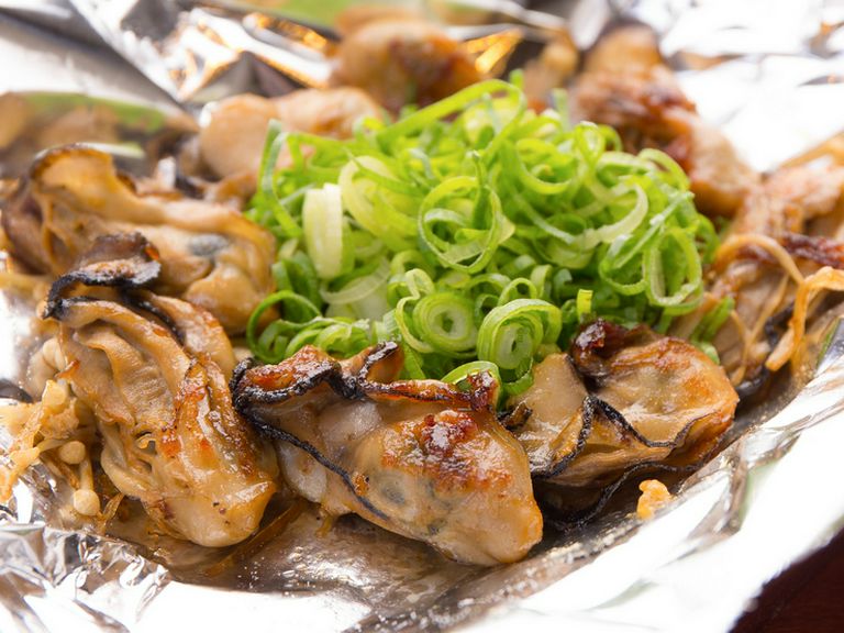 下ごしらえはすべて手作業で。こだわりぬいた素材の味を堪能