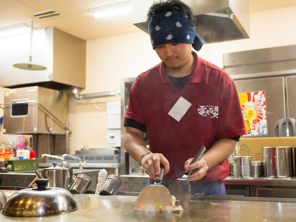 スタッフ1人ひとりが心からの笑顔で対応。楽しい時間を演出